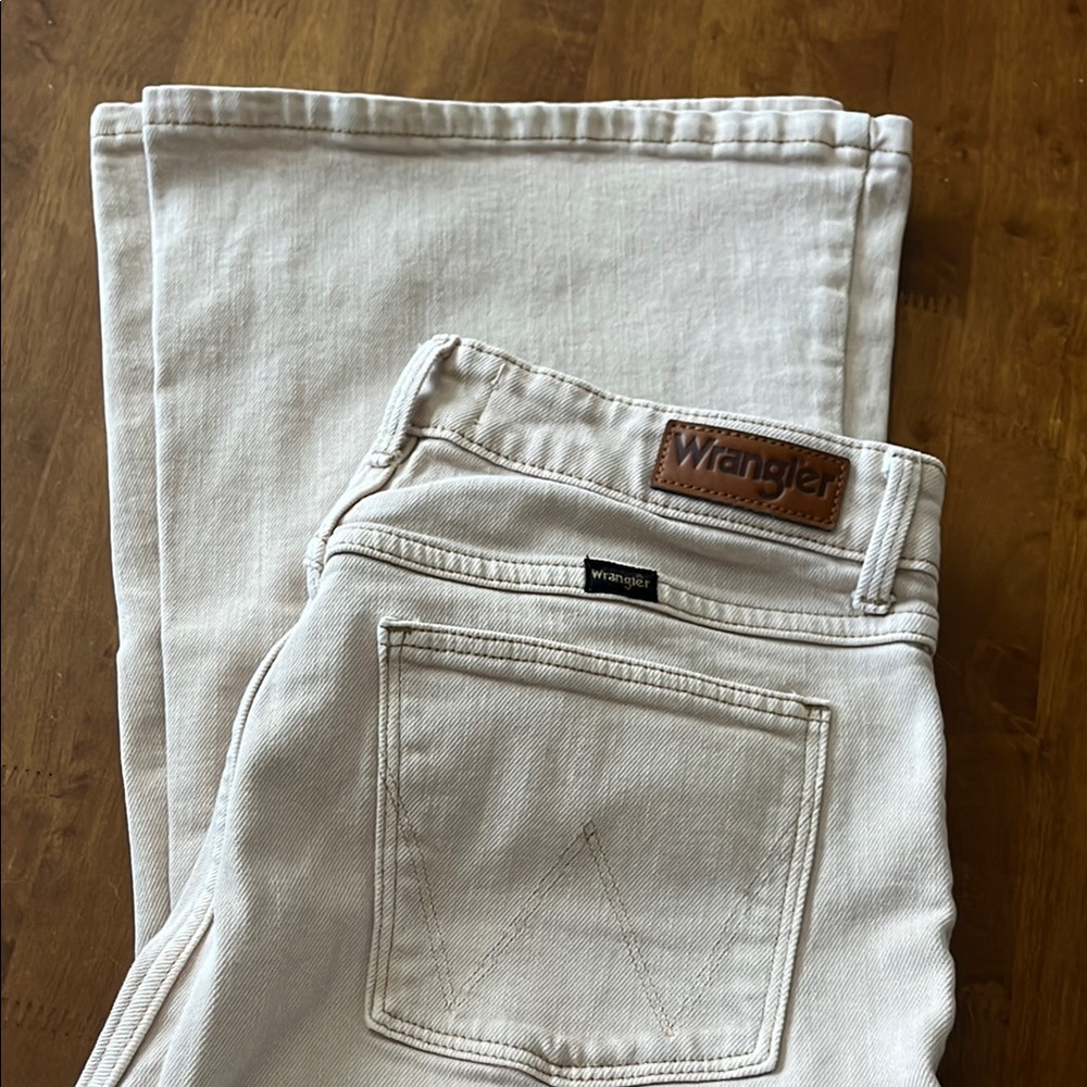 Wrangler 30x32 Flare Jeans - Picture 5 of 5